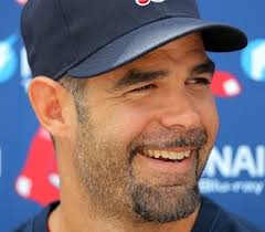 Mike Lowell reminisces in return to Fenway