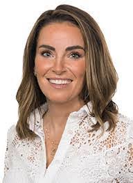 Leann Pearson's Instagram, Twitter & Facebook