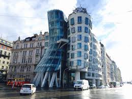 Die baupläne lieferte der in zagreb). Designstudentin Besucht Das Tanzende Haus In Prag European School Of Design