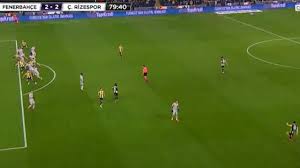 Haftasındaki dev derbide fenerbahçe'nin, galatasaray karşısında attığı gol var incelemesi sonrasında iptal edildi. Hakem Halil Umut Meler In Verdigi Penalti Karari Olay Oldu Haberler Spor