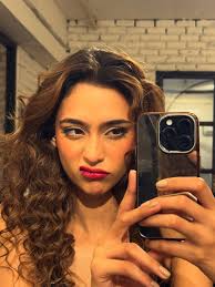 Olivia Dean officially replacing Taylor swift this winter for me 🤝🏼