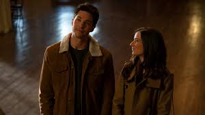 When angie discovers that she'll inherit a sizeable trust fun upon getting married, the race is on to tie the knot by christmas. A Ring For Christmas Storyworks