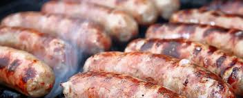 Stuffed sausage in pork bowels, with a typical taste of pepper and garlic. Salsiccia 10 Modi Di Cucinarla Oltre Che In Padella Agrodolce