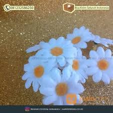 Selain warna kelopak yang kuning, bunga matahari juga ada yang berwana merah darah, merah tua dan kombinasi. Bunga Matahari Bahan Craft Scrapframe Warna Putih Kab Sidoarjo Jualo