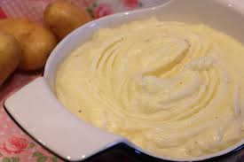 Puree De Pommes De Terre Mousseline Maison Pour Ceux Qui Aiment Cuisiner Puree Pomme De Terre Recette Puree Mousseline Recettes De Cuisine