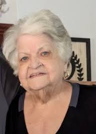 Eva Mae's Instagram, Twitter & Facebook