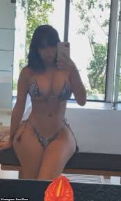 Her gorgeous looks gave her a. Demi Rose Debuts A New Fringe As She Poses In An Animal Print Bikini During Ibiza Trip Aktuelle Boulevard Nachrichten Und Fotogalerien Zu Stars Sternchen