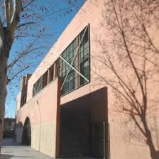 La pavesa saltó de entre las llamas de la fogata prendida en las entrañas del oxidado bidón. Biblioteca Publica Municipal Pozo Del Tio Raimundo Puente De Vallecas Ayuntamiento De Madrid