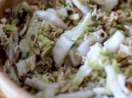 Asia Nudelsalat Mit Chinakohl Rezept In 2020 Nudelsalat Chinakohl Und Leckere Salate