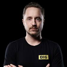Christopher "GeT_RiGhT"...