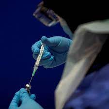 The pfizer/biontech coronavirus vaccine is one of two being rolled out across the uk. F D A Panel Gives Green Light To Pfizer S Covid Vaccine The New York Times