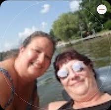 Dawn Vickers's Instagram, Twitter & Facebook