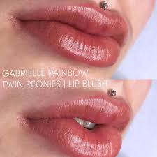 lip blushing tattoo treatment darkens
