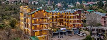 Built in a himalayan style with plenty of wooden influences, this boutique hotel offers chic accommodation with both rooms and apartments available. Snow Peak Retreat Manali Best Luxury Hotel In Manali Resorts In Manali