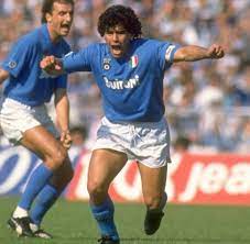See more ideas about soccer, soccer players, diego maradona. Kolume Abseits Vor 25 Jahren Schrieb Maradona Fussballgeschichte Welt