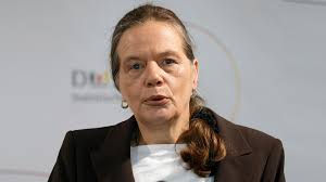 Wahltermin-Debatte: Wahlleiterin weist Einflussnahme zurück