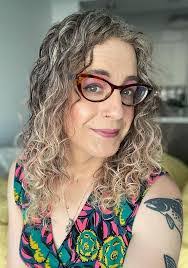 Erin Dees's Instagram, Twitter & Facebook