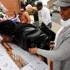 Whitney Houston fans to follow funeral on Internet