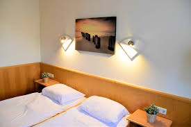 Sie besteht aus 2 schlafzimmern, einer wohnküche und einem duschbad. Ferienwohnung Fewo Meeresbrise Auf Borkum