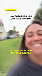 Un momento de cariño entre un perro y su amo, se volvió tenso cuando el can  comenzó ahogarse tras recibir un gran trozo de comida