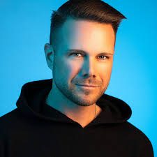 Marc Korn's Instagram, Twitter & Facebook