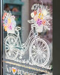 Verruckt Wie Das Weisse Fahrrad Am Fenster Leuchtet Binebraendle Binebrandle Fensterbild Fenster In 2020 Fenster Kunst Kreidestifte Weihnachten Vorlagen