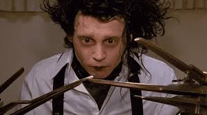 Mão de tesoura de Edward é leiloada por R$ 420 mil