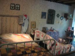 Guests marvel that dolly, her parents, and 10 siblings lived in this small space. Dolly Parton S Childhood Home Bedroom Living Room Dolly Flickr