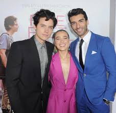 This was the best movie yet, how its sooo sad that stella and will loved each other so much that they can't touch each other because they might catch. Five Feet Apart Is A Clever Tearjerker The Shs Courier