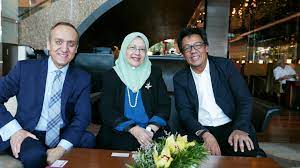 He is highly regarded in the industry as a turnaround specialist with strengths in. Dato Sri Shazalli Ramly New Wife
