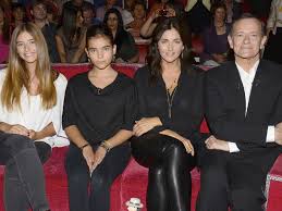 View all cristiana réali pictures. Francis Huster Et Cristiana Reali Presentent Leurs Filles Tele Star