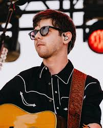 fairwellfest was a good time. A girl asked me to sign her prosthetic leg. I  did. I'm in Reno, NV tonight with @flatlandcavalry 🔥#williambeckmann  #countrymusic #flatlandcavalry