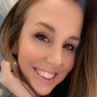 Danielle Peel's Instagram, Twitter & Facebook