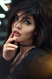 Deborah Pretty's Instagram, Twitter & Facebook