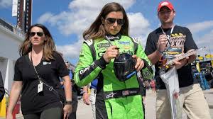 Aric almirola and sponsor smithfield joined shr this season. Danica Patrick The Great American Flop Is Proof Nascar Doesn T Fix Races Orlando Sentinel