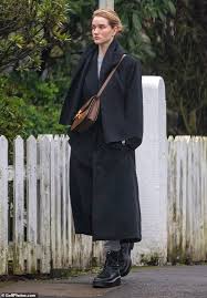 She is best known for her work for lingerie retailer victoria's secret. Freedomroo Rosie Huntington Whiteley Goes Make Up Free During A Stroll In London Australiannewsreview