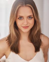 Mia Wilson's Instagram, Twitter & Facebook