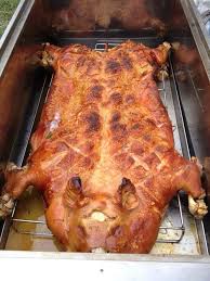 Encima coloque una rejilla y sobre ésta el cochinillo con el cuero hacia arriba. Chancho A La Caja China Bbq Recipes Food Bbq Recipes Grill