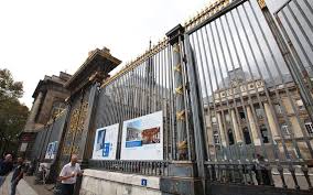 C'est ce qu'a pu constater le commissaire principal de la sûreté départementale des yvelines,. Il Refuse De Donner Son Code De Portable En Garde A Vue La Justice Lui Donne Raison Le Parisien