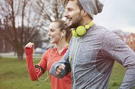 Avec l'arrivée un peu farouche des beaux jours, l'envie de chausser tes baskets te passe par la tête ? Choisir Sa Musique Pour Le Sport Conseils Et Playlists