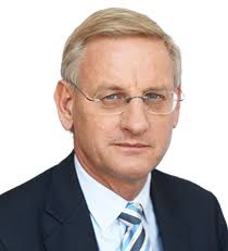 El 4 de octubre de 1991, bildt se convirtió en el primer primer ministro conservador de suecia en 61 años, al frente de un gobierno de coalición de cuatro partidos. Carl Bildt Speaker Profile Celebrity Speakers