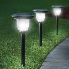 Solarlampen für den garten, balkon, terrasse ✓ egal, ob sie auf der suche nach hausnummernleuchten, leuchtkugeln oder winterdekoration sind: Die Vorteile Der Solarlampen Fur Garten Und Balkon