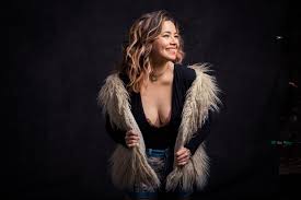 Pamela Flores, Singer/Songwriter - Sandi Klein Show