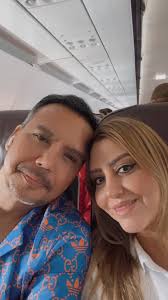 Salud🥂. Por otro año más a tu lado. Te Amo Abelardo Garza y soy muy feliz  por la Familia que Dios nos regalo.