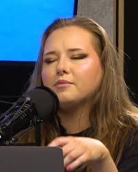 Sarah Rex's Instagram, Twitter & Facebook