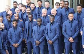 Aide au loyer pour la relance des commerces. Equipe De France Les Bleus Recoivent La Legion D Honneur A L Elysee Hypebeast