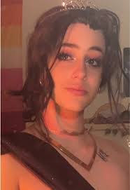 Penelope Lloyd's Instagram, Twitter & Facebook