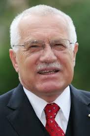 While on camera, klaus removes the pen from a box, slides it under the table, and slips it into his pocket. Vaclav Klaus Panovnici Cz