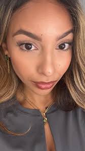 Just you're average day Carrie Bradshaw #newsreporter #graduate #journalist  #fashion #ModelLife #graduation #mmgdiscoverme #lifestyleblogger  #GlamourAndGlow #fashionista #RunwayVibes #beauty #skincare #GlobeGlamor  #tyannaxavier #fashion Model ...