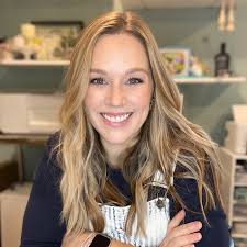 Katie Devlin's Instagram, Twitter & Facebook